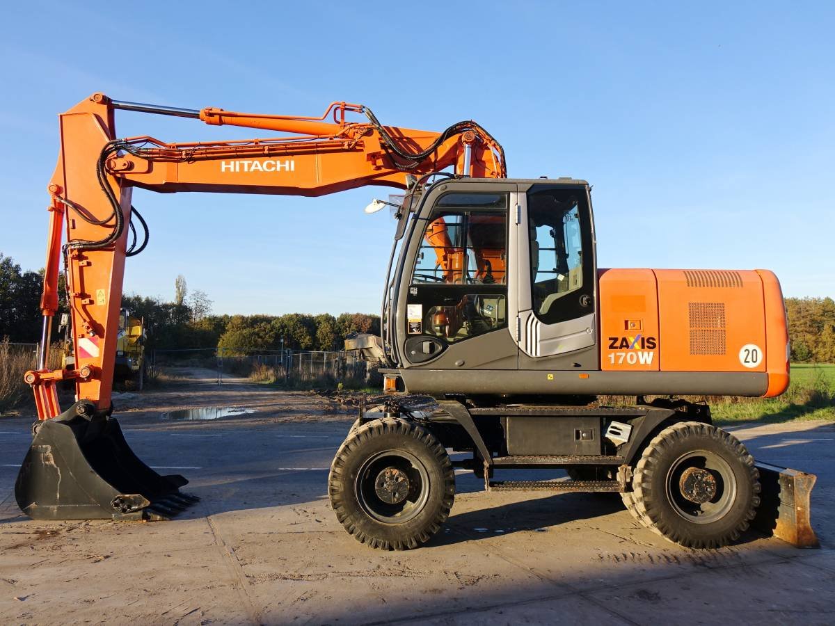 2008-Hitachi-ZX170W-2 Pelle sur pneus Hitachi ZX170W-3 2008 – 18,2T – 9840h – Occasion – Image 1