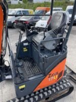Mini-Pelle Hitachi ZX 17U-2 d’Occasion (2013) – 1,8T avec Moteur Yanmar et 3 Godets – Image 4