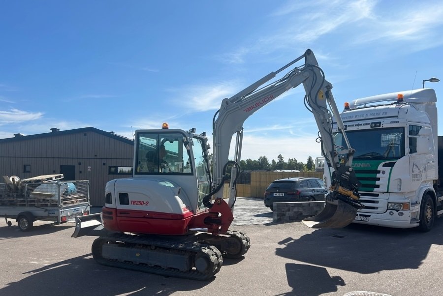 TAKEUCHI-TB250-2-2020-03 Mini Pelle d’Occasion Takeuchi TB250-2 – 5,1T, 2020, 1.174h, Moteur Yanmar 29,1 kW – Image 1