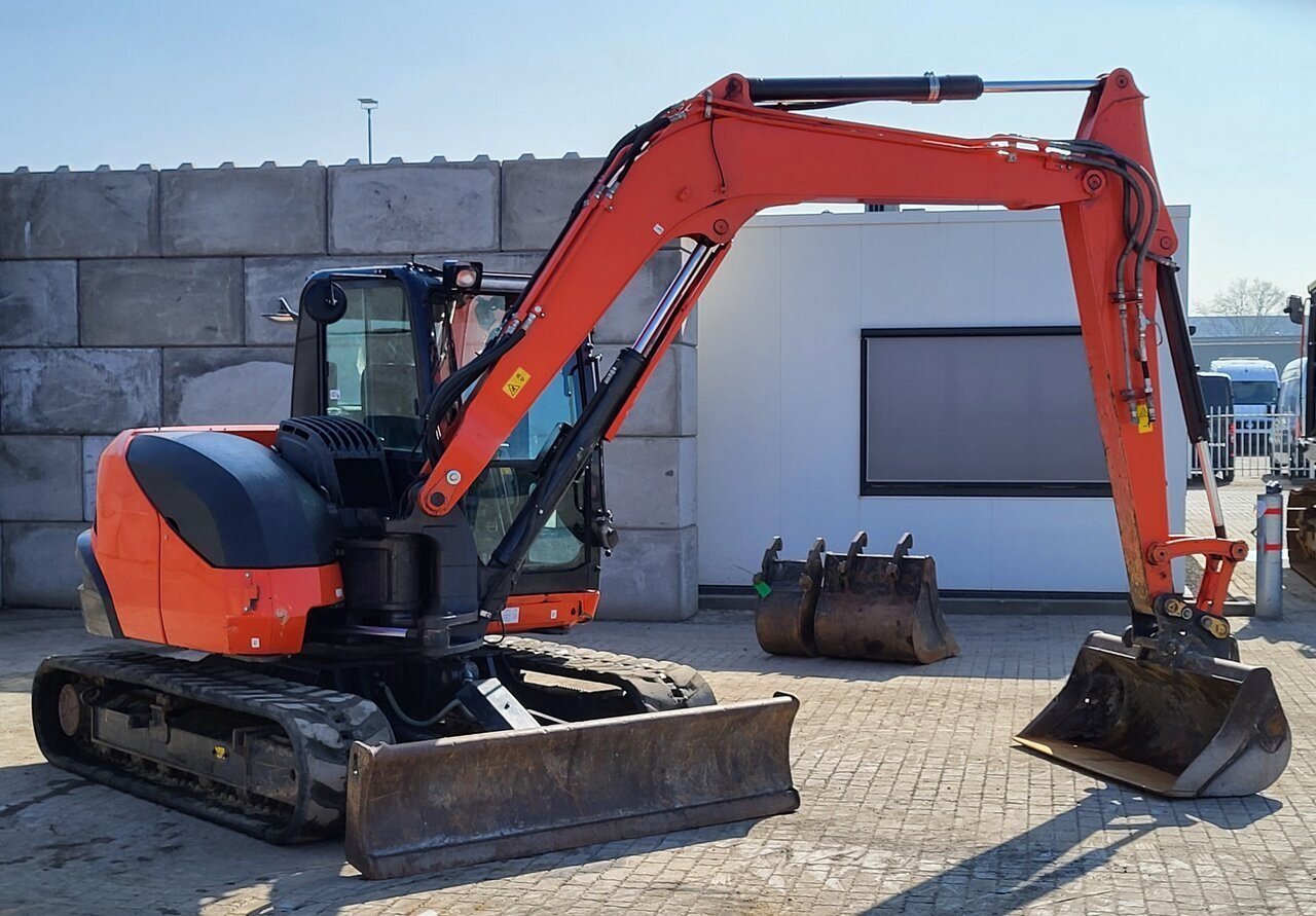 Used-Construction-equipment-Kubota-KX080-Track-04 Kubota KX080-4A2 2020 – Mini Pelle 8T avec 2.955h, Godet 0,25 m³, Moteur 46,5 kW – Image 1