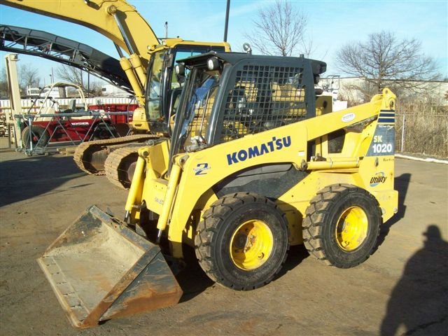 V1 Chargeuse compacte Komatsu SK1020-5 Turbo – 2007 – Image 1